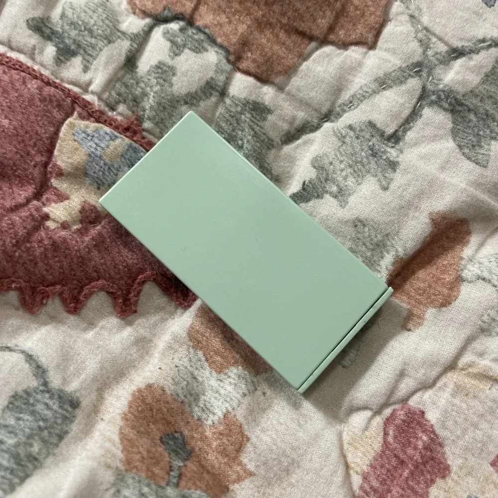 Clinique Soft-Pressed Eye Shadow‎ Violet Rain .03 oz Single Compact Green Case